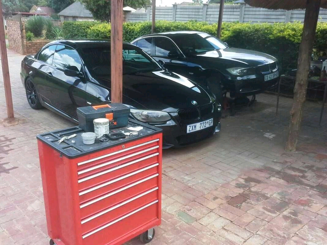 Akasia motors picture