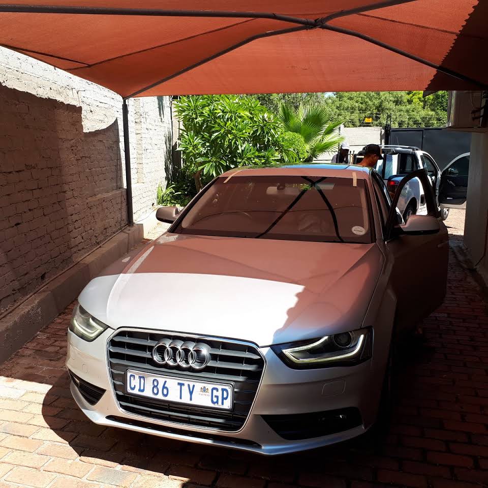 Exclusive Auto Glass picture