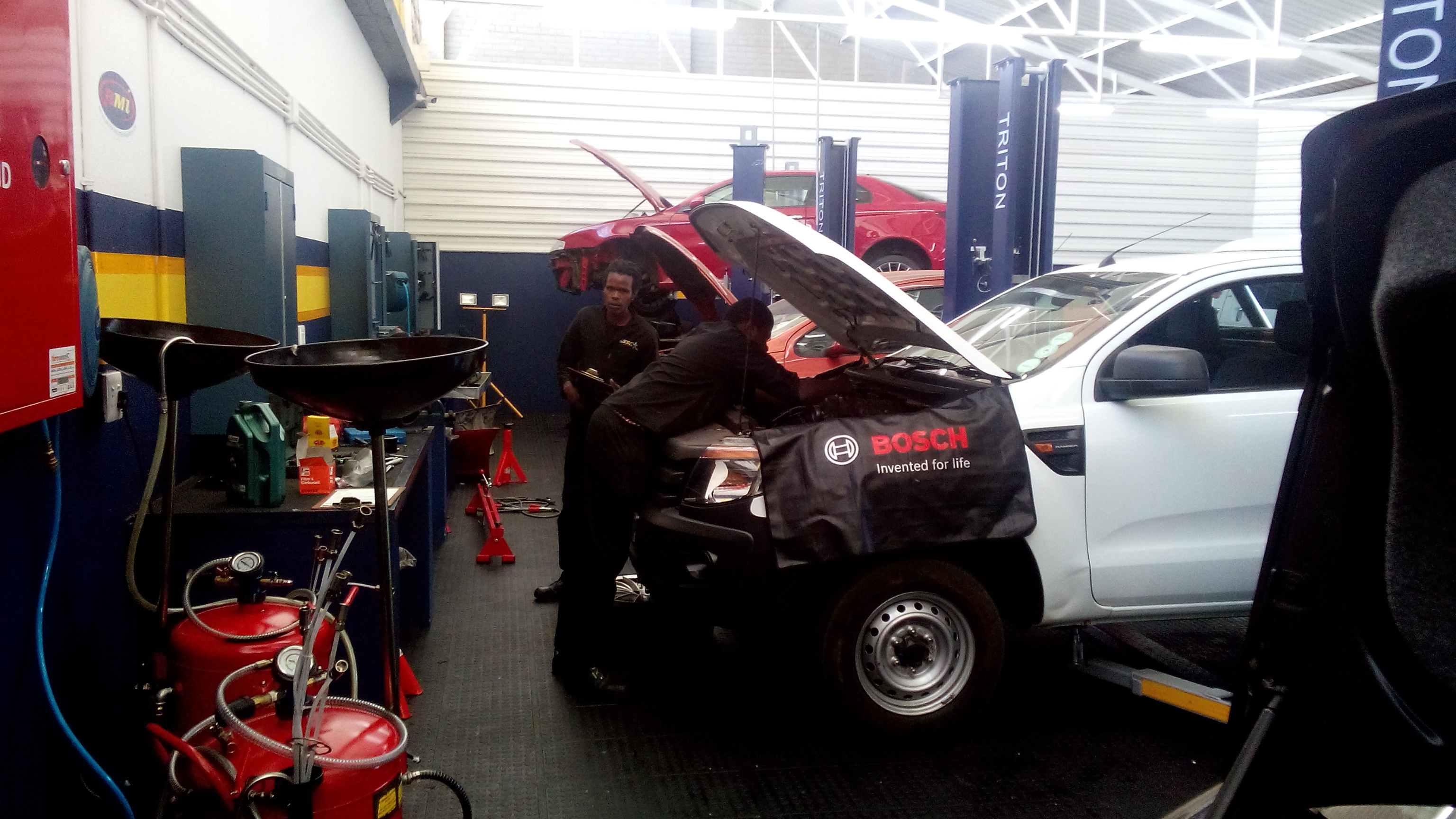 SUPREME SERVICE CENTRE picture